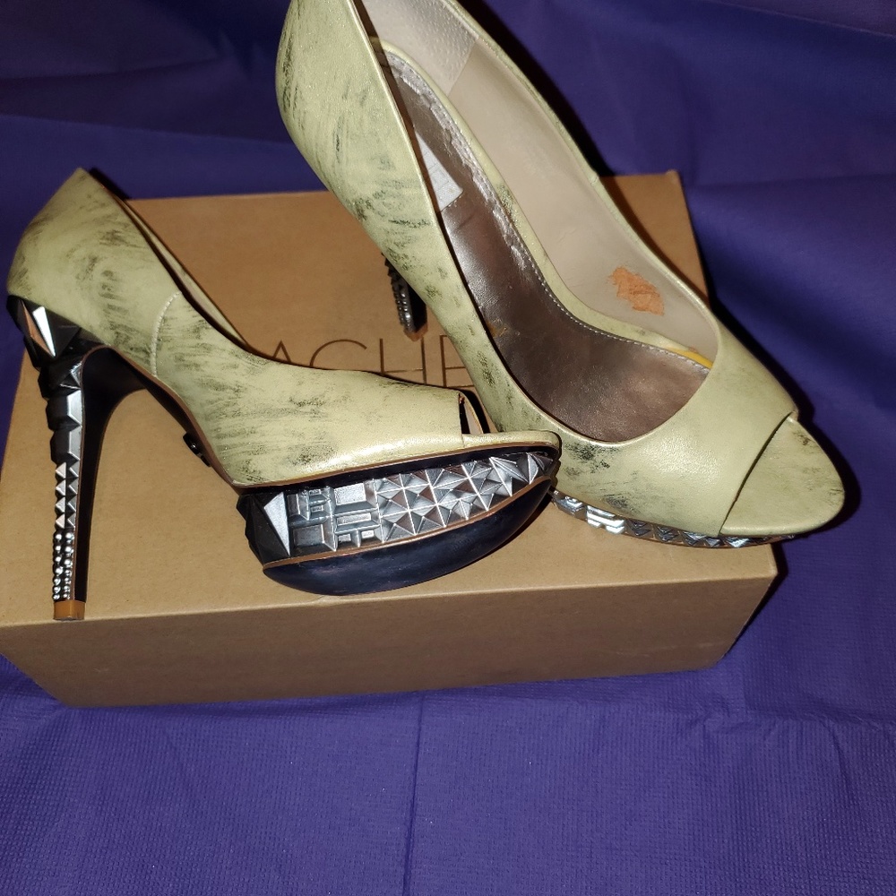 Rachel by Rachel Roy Shoe size 8